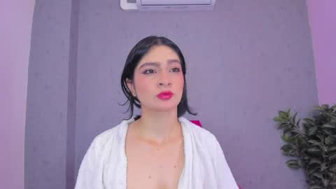Snapshot of tiffany_mendez chatting on April 20, 12:08 pm tiffany_mendez online show from April 20, 12:08 pm