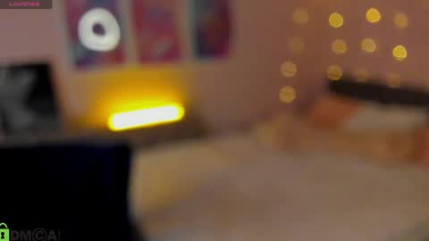 tiffany_robinson online show from April 5, 3:04 am