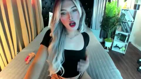 Snapshot of tiffany_welson chatting on September 29, 11:53 pm tiffany online show from September 29, 11:53 pm