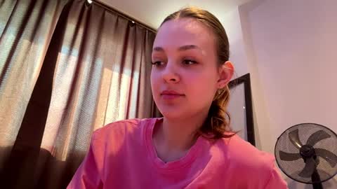 Snapshot of tiffanydziewanowski chatting on April 1, 7:20 am Tiffany online show from April 1, 7:20 am