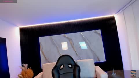 Snapshot of tiffanyhoustton chatting on February 16, 12:45 pm tiffanyhoustton online show from February 16, 12:45 pm