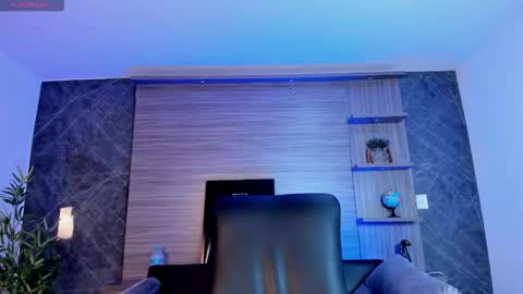 Snapshot of tiffanyhoustton chatting on February 19, 11:28 am tiffanyhoustton online show from February 19, 11:28 am