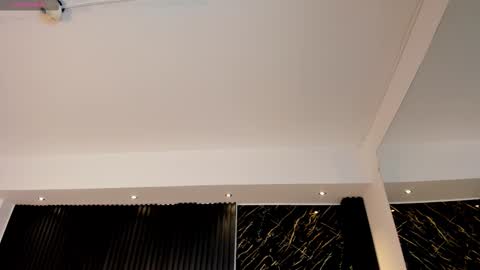 Snapshot of tiffanyhoustton chatting on February 23, 11:40 am tiffanyhoustton online show from February 23, 11:40 am