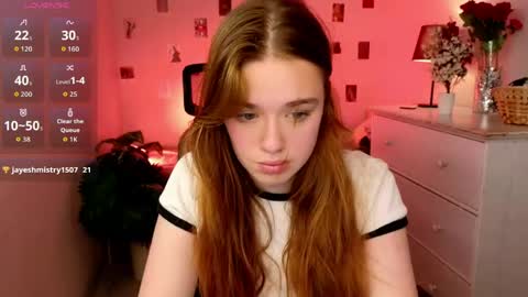 Snapshot of tiffanyvex chatting on May 1, 3:38 pm Tiffany online show from May 1, 3:38 pm