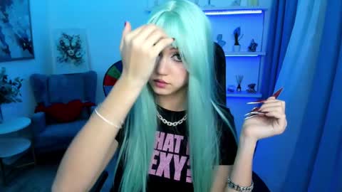 tiffanyyoun online show from March 25, 6:36 pm