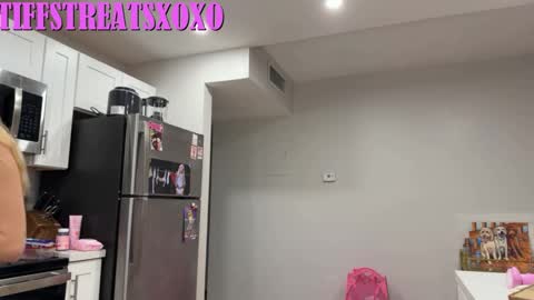 Tiffstreatsxoxo online show from March 4, 4:57 pm