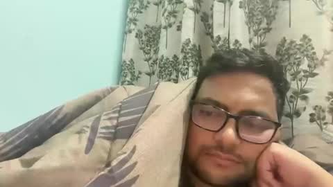 Snapshot of tigertinku chatting on November 30, 4:44 pm tigertinku online show from November 30, 4:44 pm