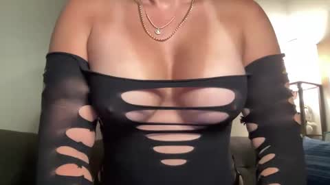 CaliforniaGoddess online show from September 10, 8:47 am