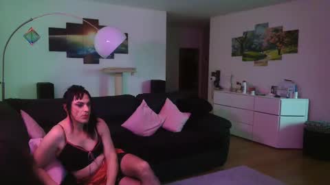 Tifanystitar online show from March 10, 8:04 am