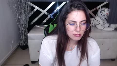 Tiina  online show from December 28, 1:49 pm