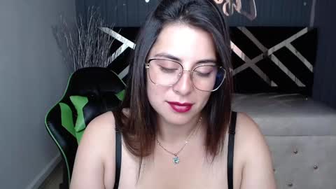 Tiina  online show from January 9, 1:45 pm