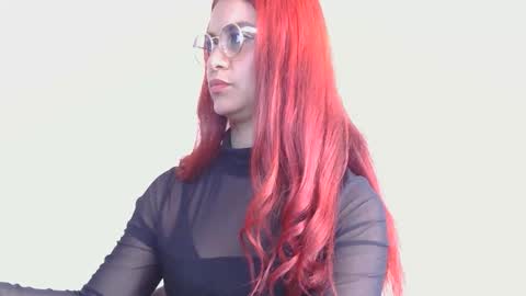 Snapshot of tiiny_emiily chatting on April 24, 4:09 pm TIINY Special show when it reaches 10000 flowers online show from April 24, 4:09 pm