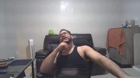 Snapshot of tiko392 chatting on April 18, 5:11 am tiko392 online show from April 18, 5:11 am