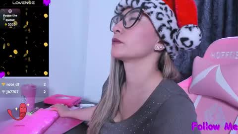 TILA TEQUILA online show from December 15, 4:33 pm