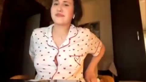 Snapshot of tildaaltshuler chatting on June 16, 4:20 pm Emma online show from June 16, 4:20 pm