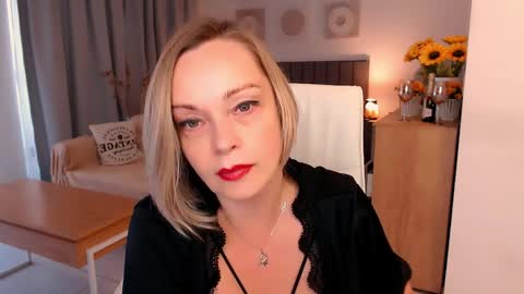 Tilly online show from March 29, 8:20 pm