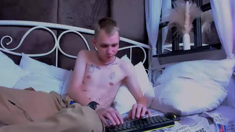 Snapshot of tim_blackk chatting on September 15, 3:56 pm Tim online show from September 15, 3:56 pm