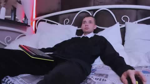 Snapshot of tim_blackk chatting on September 18, 9:06 pm Tim online show from September 18, 9:06 pm