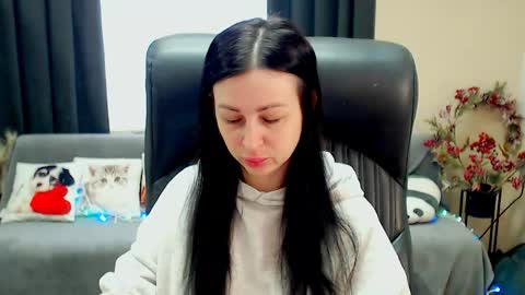 Snapshot of timeparadice chatting on May 6, 7:46 am Luisa online show from May 6, 7:46 am