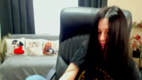 Snapshot of timeparadice chatting on May 7, 7:25 am Luisa online show from May 7, 7:25 am