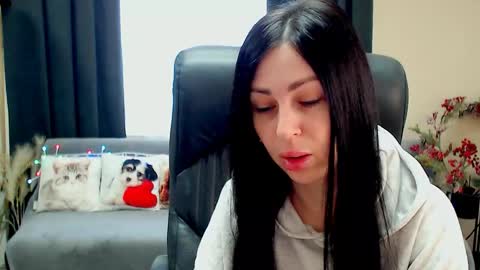 Snapshot of timeparadice chatting on June 4, 7:36 am Luisa online show from June 4, 7:36 am