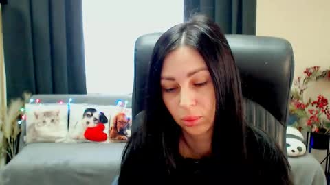 Snapshot of timeparadice chatting on June 5, 7:47 am Luisa online show from June 5, 7:47 am