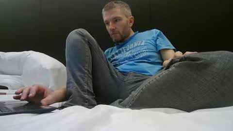 timgeil7890 online show from February 12, 9:21 pm