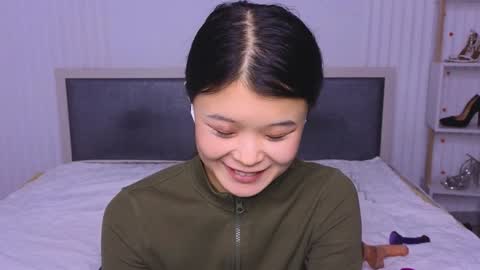 tina__kim online show from December 9, 11:15 am