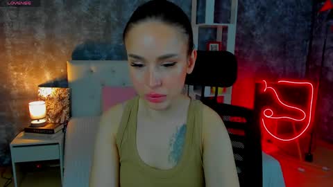 Snapshot of tina_xx_tina chatting on April 8, 1:38 am Kristina online show from April 8, 1:38 am