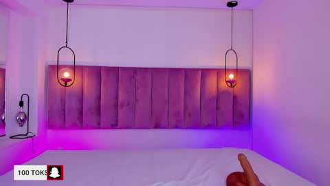 Snapshot of tinacurly chatting on September 30, 3:33 am Tina online show from September 30, 3:33 am