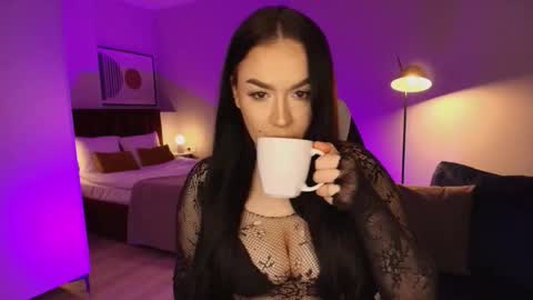 hi im curvy babyface girlie Tina online show from January 19, 8:07 am