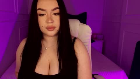 hi im curvy babyface girlie Tina online show from March 9, 8:07 am