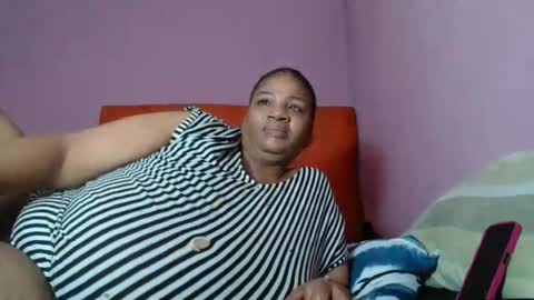 Snapshot of tinagiant chatting on June 25, 7:57 am tinagiant online show from June 25, 7:57 am