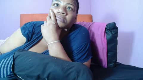 Snapshot of tinagiant chatting on July 14, 5:23 am tinagiant online show from July 14, 5:23 am