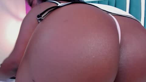 Snapshot of tinajones20 chatting on March 15, 12:38 am Tina online show from March 15, 12:38 am