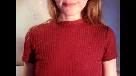 Snapshot of tinalamoon chatting on December 5, 5:15 am Lisa online show from December 5, 5:15 am