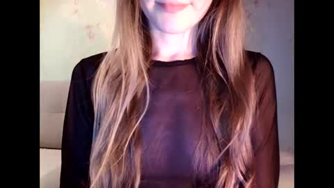 Snapshot of tinalamoon chatting on December 8, 5:07 am Lisa online show from December 8, 5:07 am