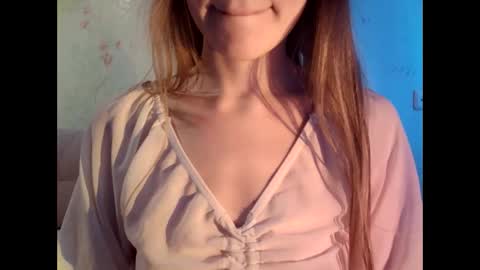 Snapshot of tinalamoon chatting on December 24, 7:49 am Lisa online show from December 24, 7:49 am