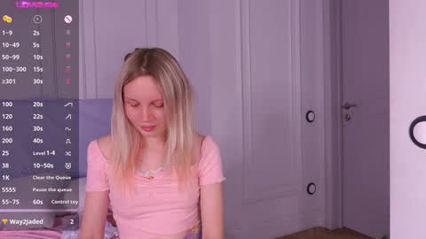 tinasiner online show from December 8, 5:22 pm