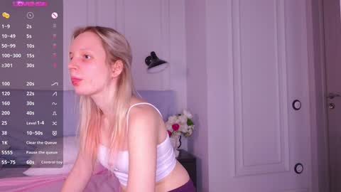 tinasiner online show from December 22, 2:16 pm