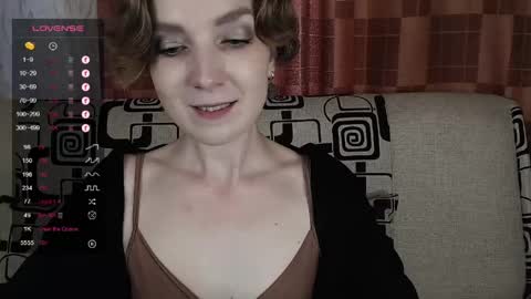 Snapshot of tinawincee chatting on June 5, 6:52 am Tina online show from June 5, 6:52 am