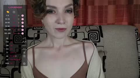 Snapshot of tinawincee chatting on June 11, 4:54 am Tina online show from June 11, 4:54 am