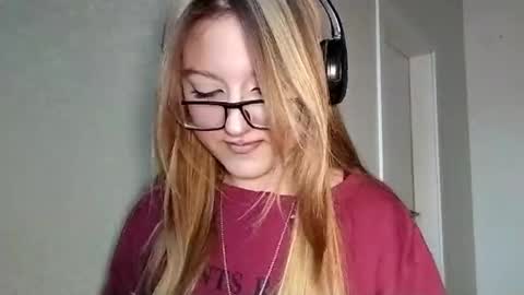 Snapshot of tinishaorce chatting on February 28, 3:57 pm Kate online show from February 28, 3:57 pm