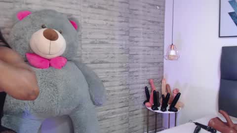 Snapshot of tinna__hottie chatting on May 6, 4:12 pm Tinna Goddess online show from May 6, 4:12 pm