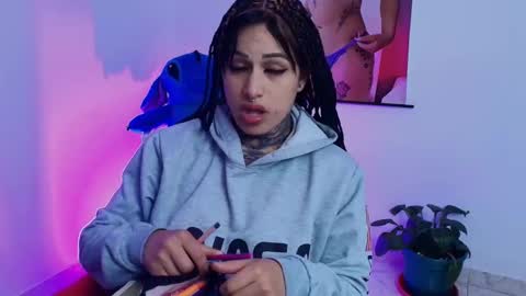Snapshot of tinnadawson chatting on February 15, 8:00 am I AM BELLA ----------- follow my IG TINNS 69 online show from February 15, 8:00 am