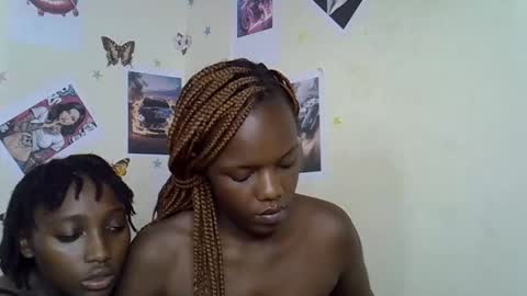 tinnie_e online show from January 8, 10:01 pm