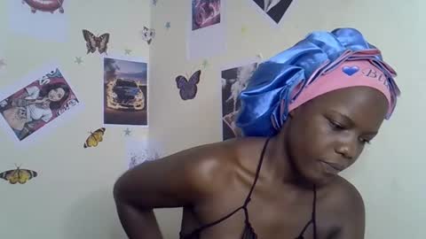 tinnie_e online show from January 10, 12:40 pm