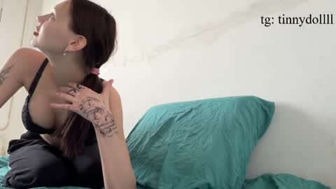 Snapshot of tinnydoll chatting on April 30, 11:49 am TinnyDoll online show from April 30, 11:49 am