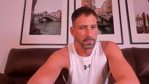 Snapshot of tinoclandestino chatting on December 15, 6:59 pm tinoclandestino online show from December 15, 6:59 pm