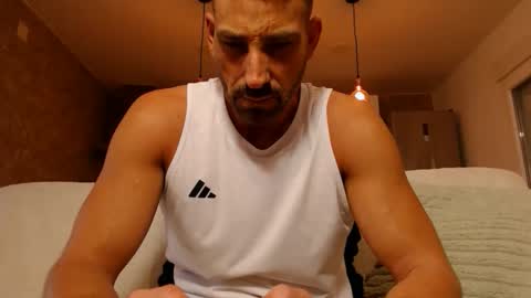 Snapshot of tinoclandestino chatting on February 7, 10:41 am tinoclandestino online show from February 7, 10:41 am